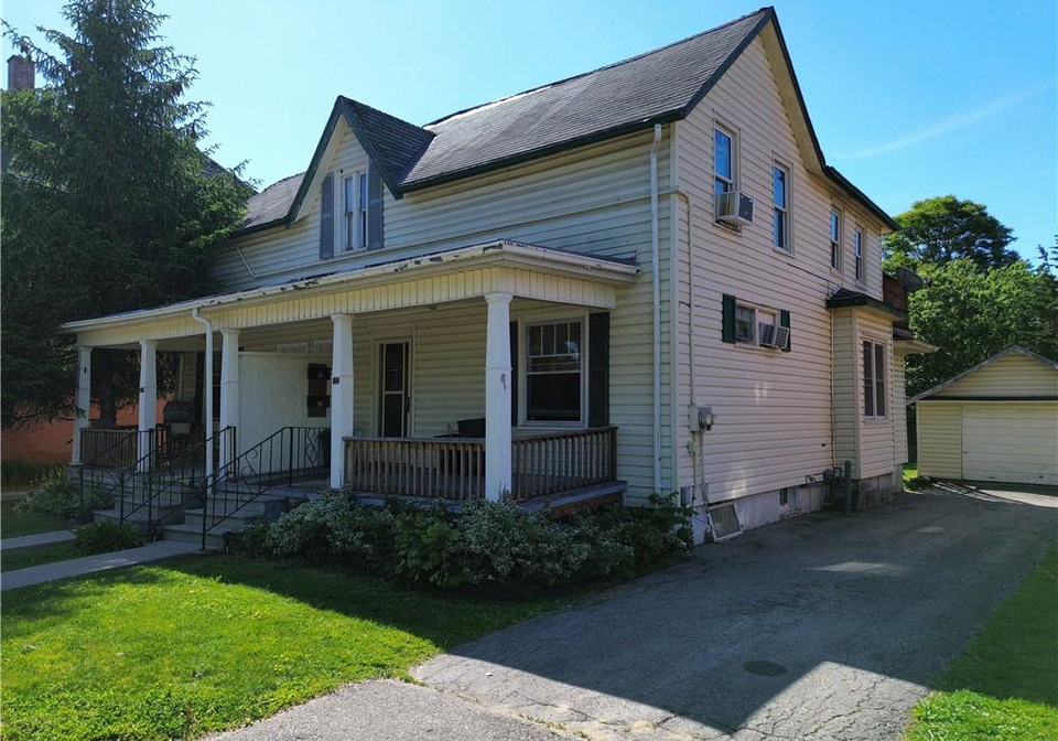 102-stanley-street-simcoe-ontario-40857016
