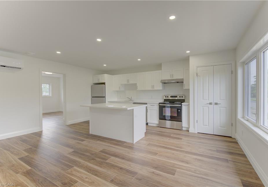 93-kinzie-avenue-kitchener-ontario-40857030