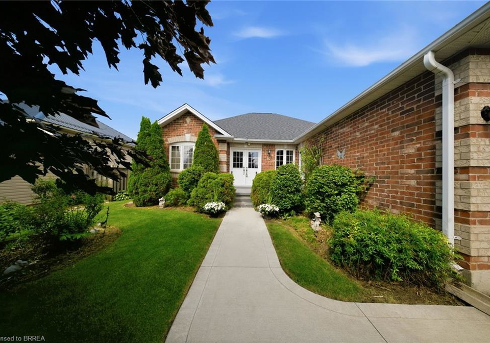 67-delong-drive-norwich-ontario-40857132