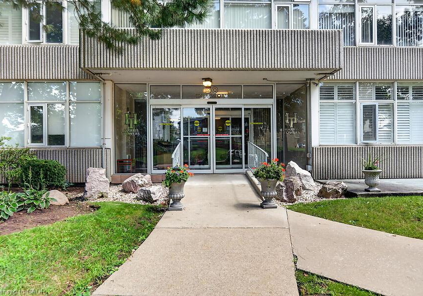 30-harrisford-street-hamilton-ontario-40857136
