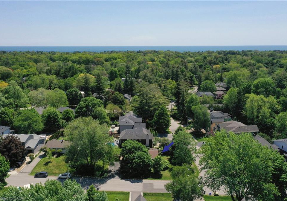1304-avon-crescent-oakville-ontario-40857201