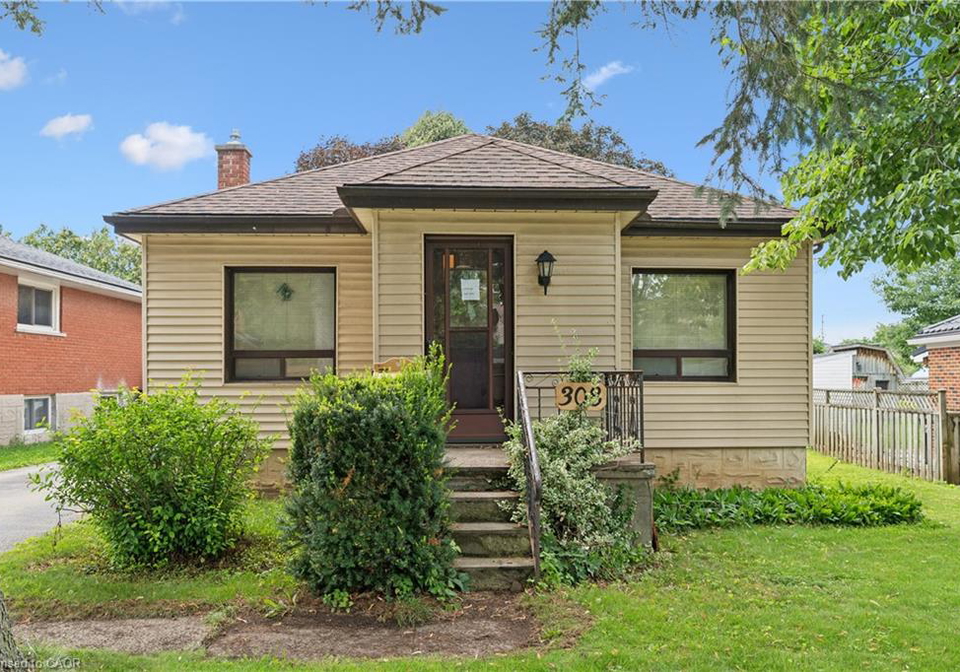 308-moore-street-cambridge-ontario-40857256