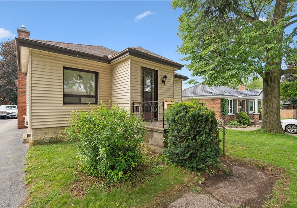308-moore-street-cambridge-ontario-40857256