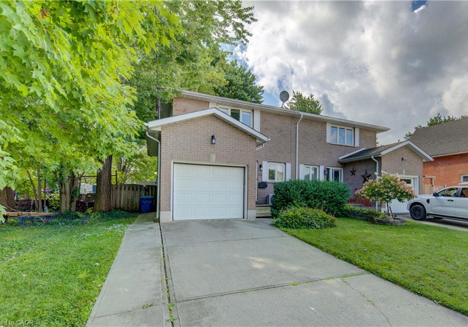 15-player-street-stratford-ontario-40857258