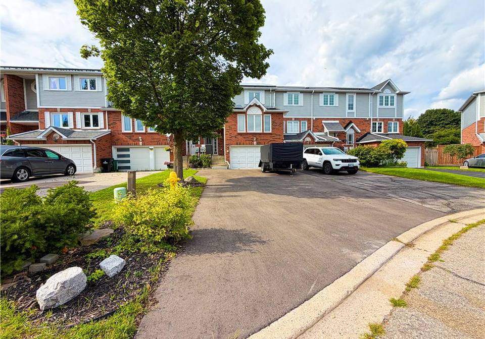 76-fairgreen-close-cambridge-ontario-40857266