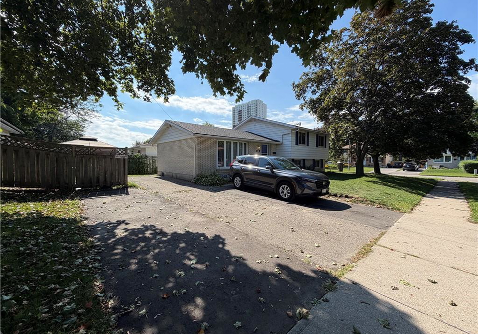 148-pepperwood-crescent-kitchener-ontario-40857283