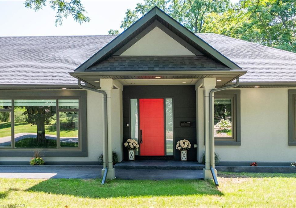1-gaywood-gardens-brantford-ontario-40857327