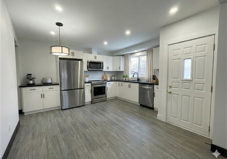 1048-fennell-avenue-e-hamilton-ontario-40857328