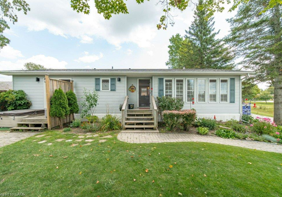 41-trillium-beach-drive-puslinch-ontario-40857404