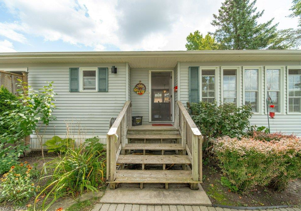 41-trillium-beach-drive-puslinch-ontario-40857404