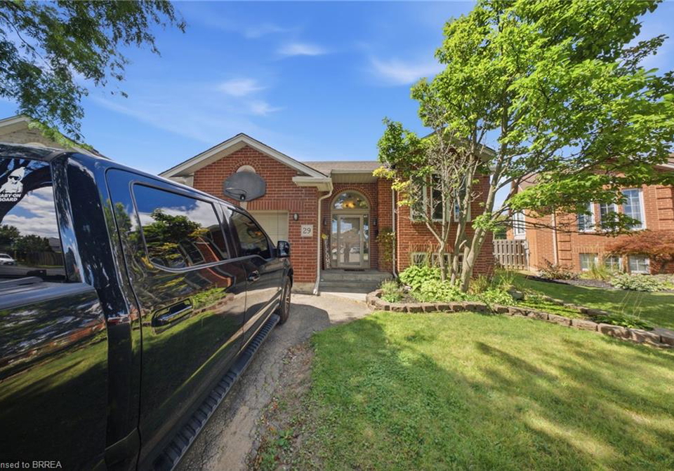 29-strong-court-brantford-ontario-40857461