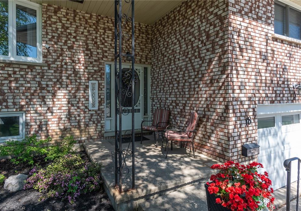 18-mayberry-place-stratford-ontario-40857481