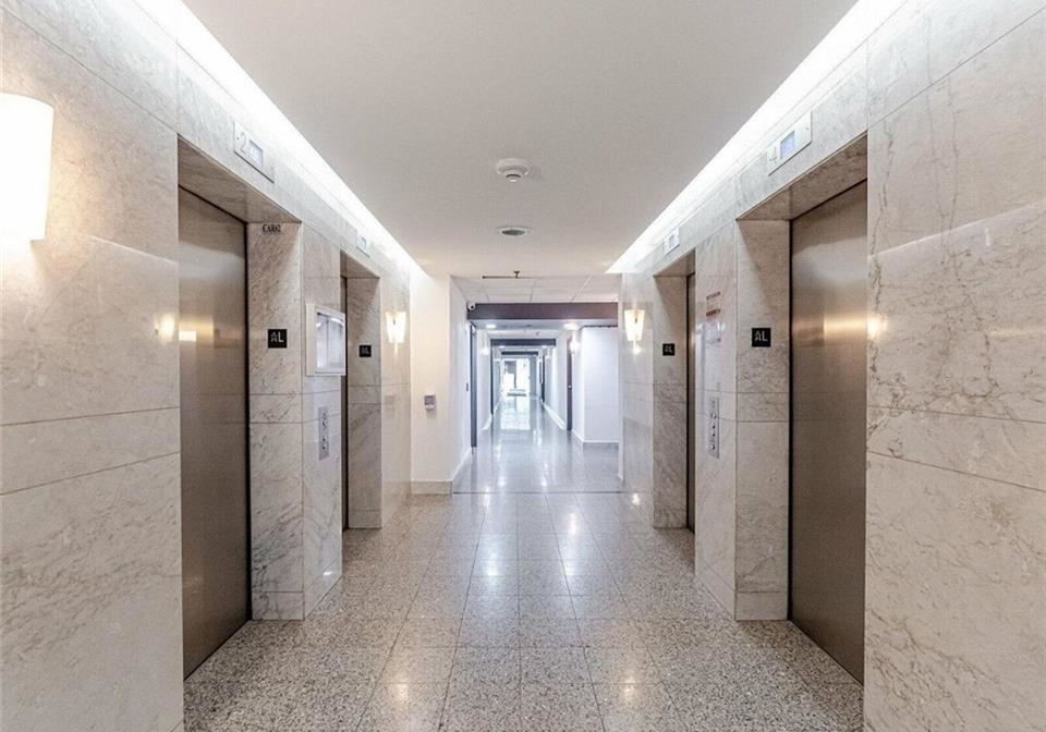 325-webb-drive-mississauga-ontario-40857491