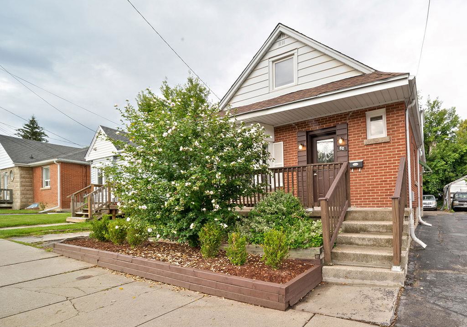 82-whitney-avenue-hamilton-ontario-40857507