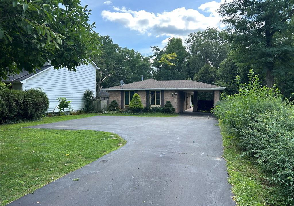 90-queensway-e-simcoe-ontario-40857511