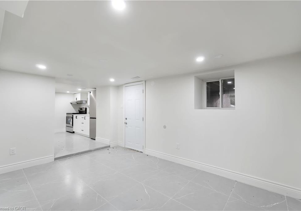 18-mountain-street-grimsby-ontario-40857512