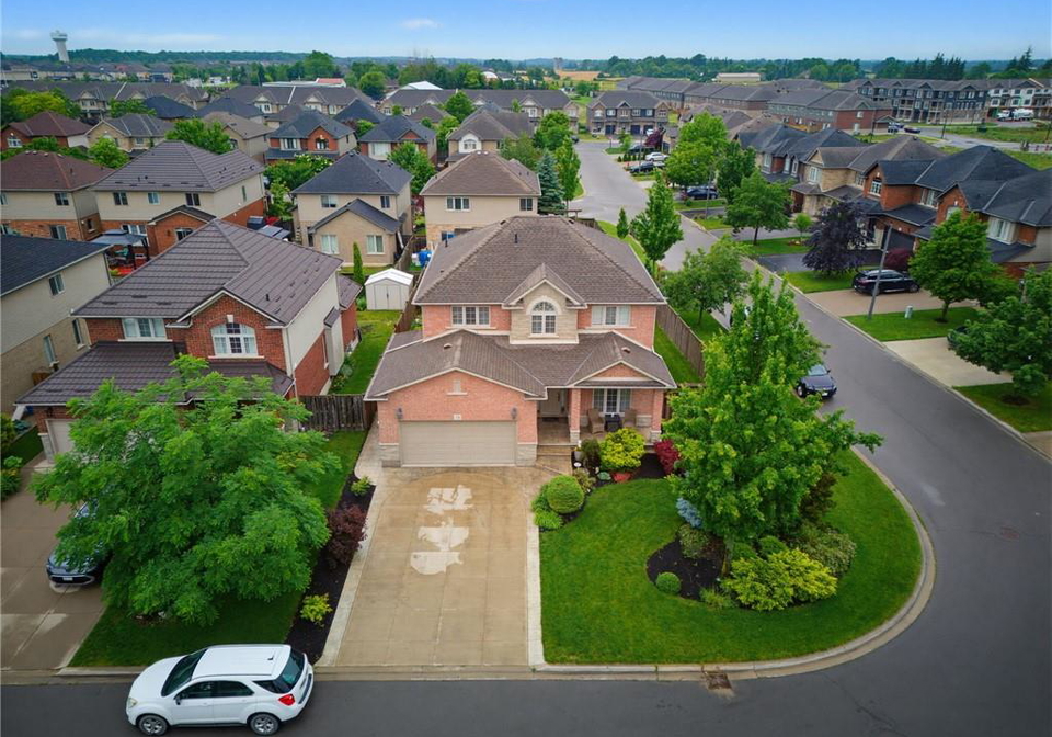 73-degrow-crescent-binbrook-ontario-40857537