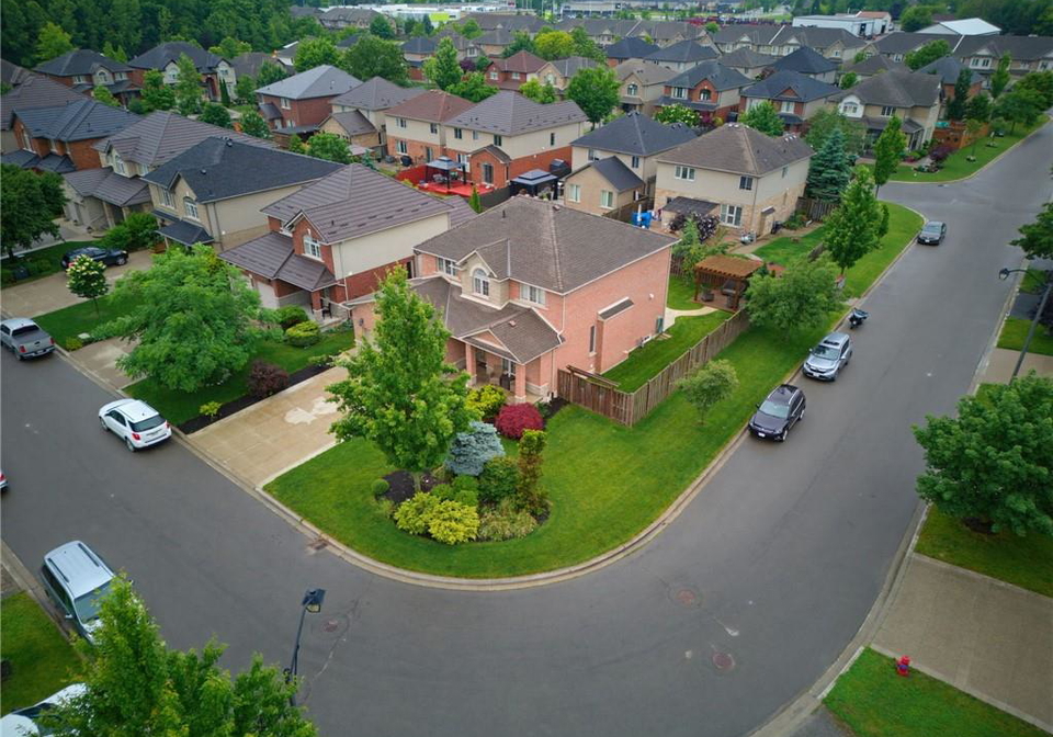 73-degrow-crescent-binbrook-ontario-40857537