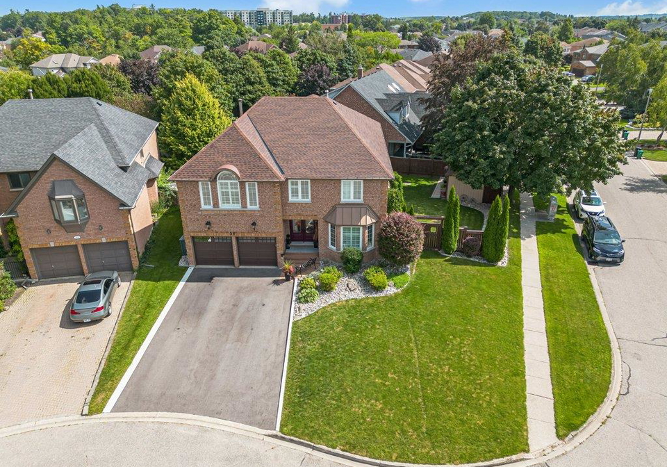 39-falcon-court-cambridge-ontario-40857548