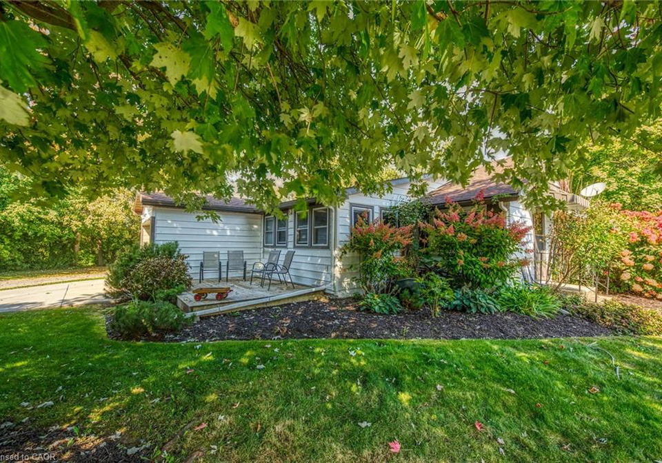 16-broad-street-port-dover-ontario-40857551