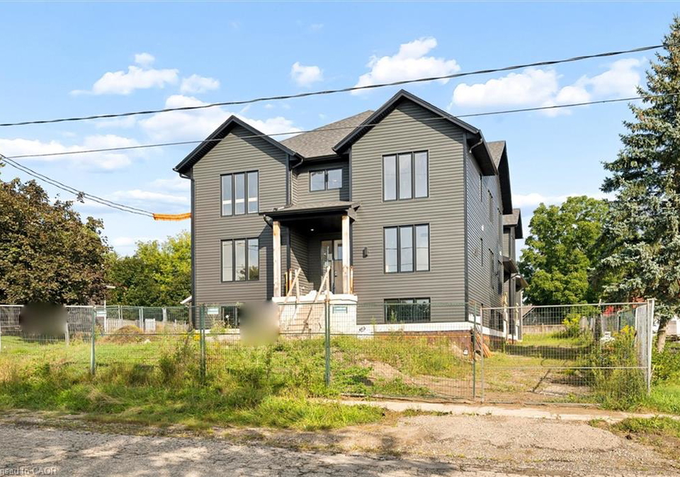 138-charlotta-street-baden-ontario-40857556