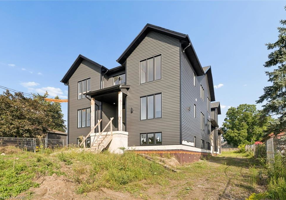 138-charlotta-street-baden-ontario-40857556