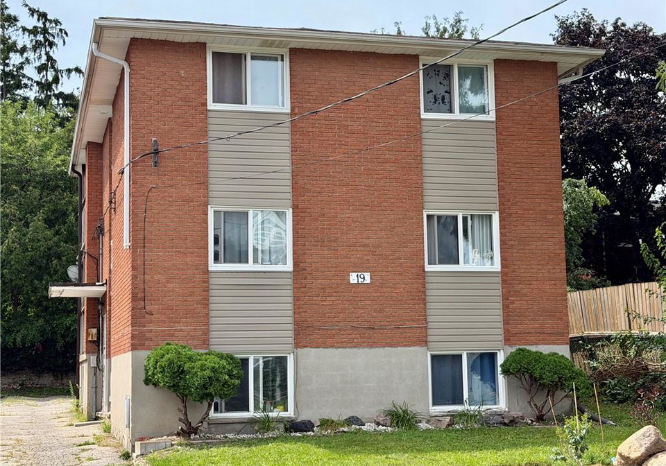 19-lilac-street-kitchener-ontario-40857602