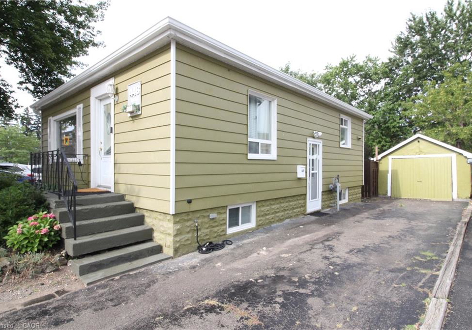446-upper-gage-avenue-hamilton-ontario-40857623