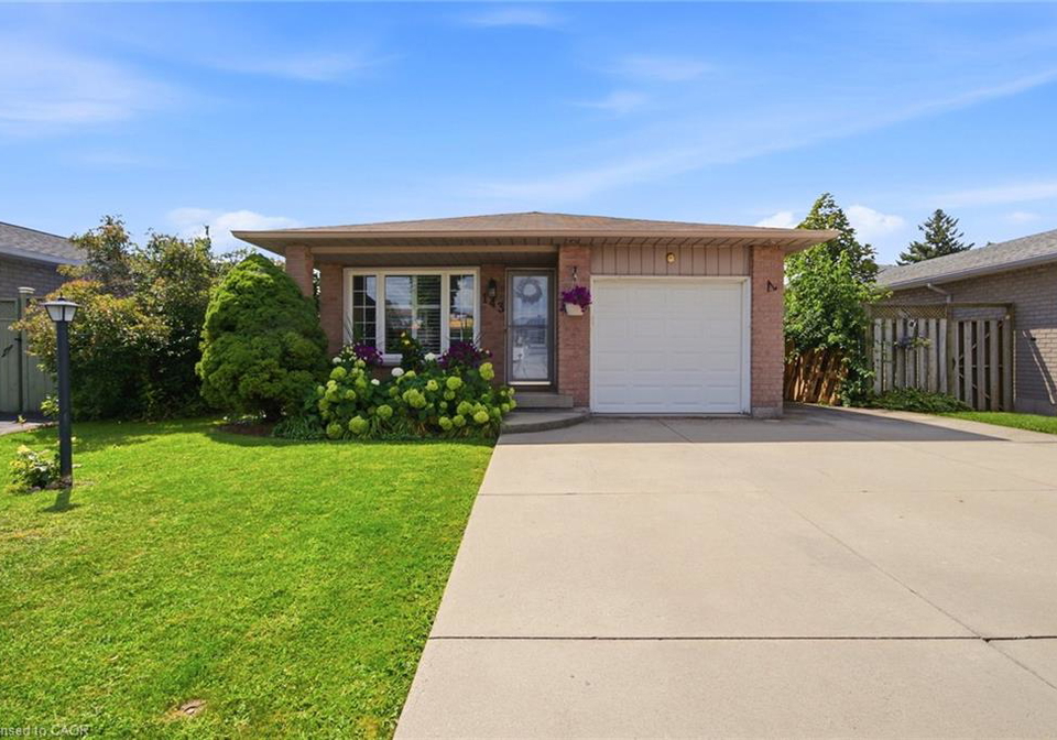 143-independence-drive-hamilton-ontario-40857634