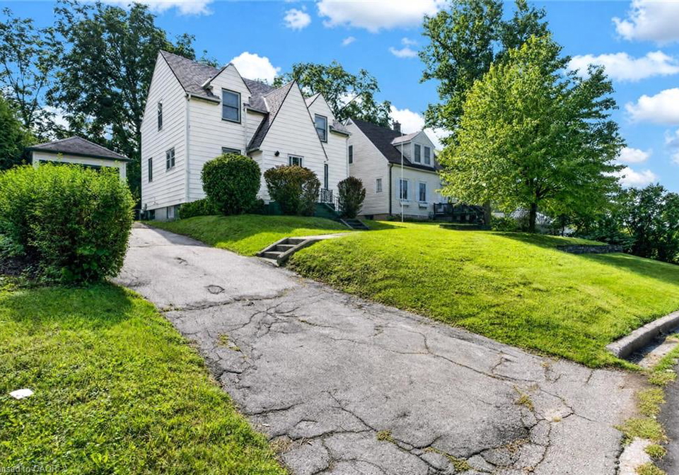 21-ormond-crescent-simcoe-ontario-40857643