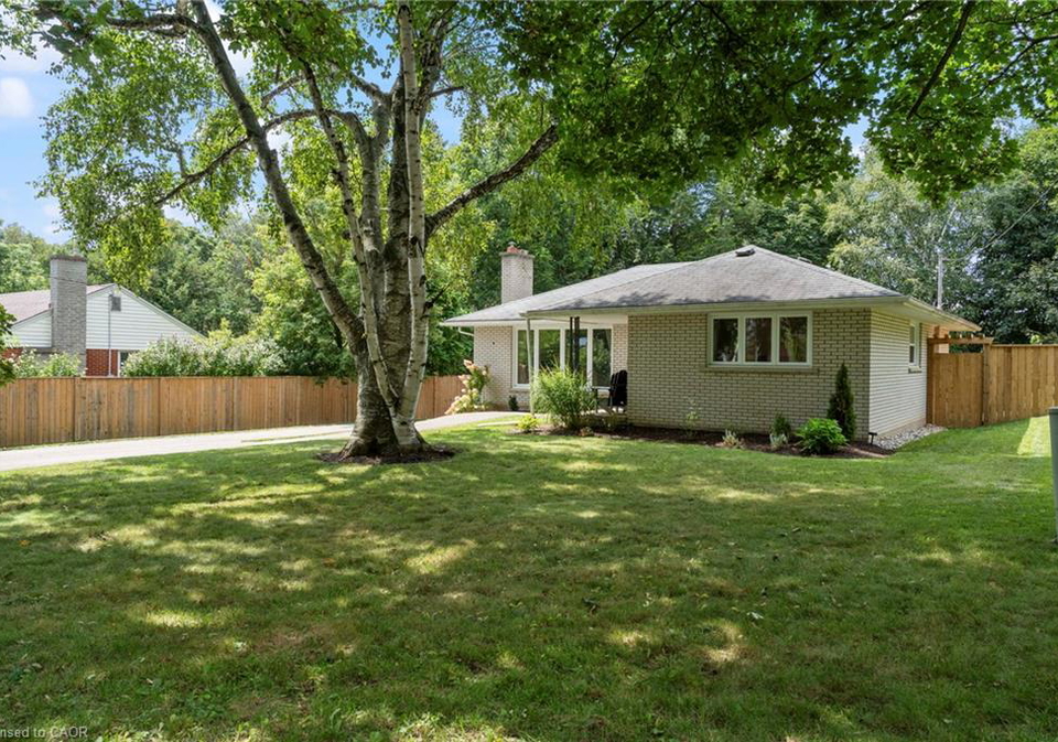 16-gibson-drive-simcoe-ontario-40857651