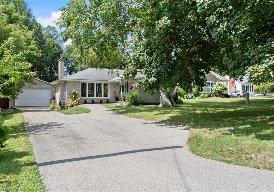 16-gibson-drive-simcoe-ontario-40857651