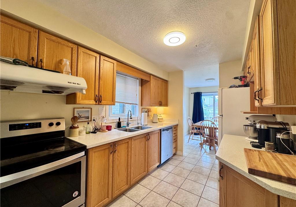 679-karlsfeld-road-waterloo-ontario-40857740