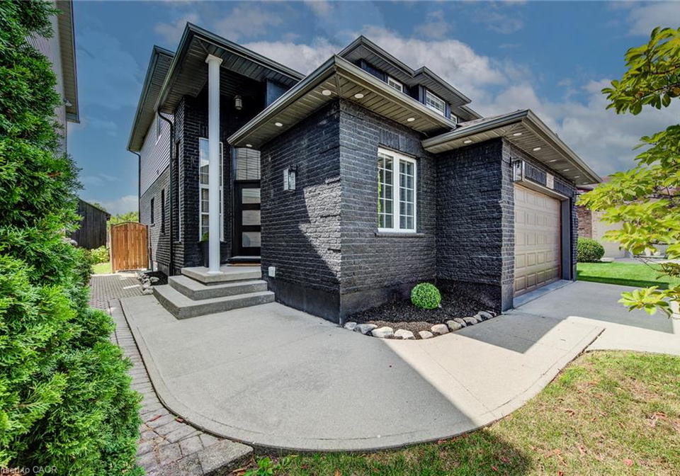 210-hawkswood-drive-kitchener-ontario-40857742