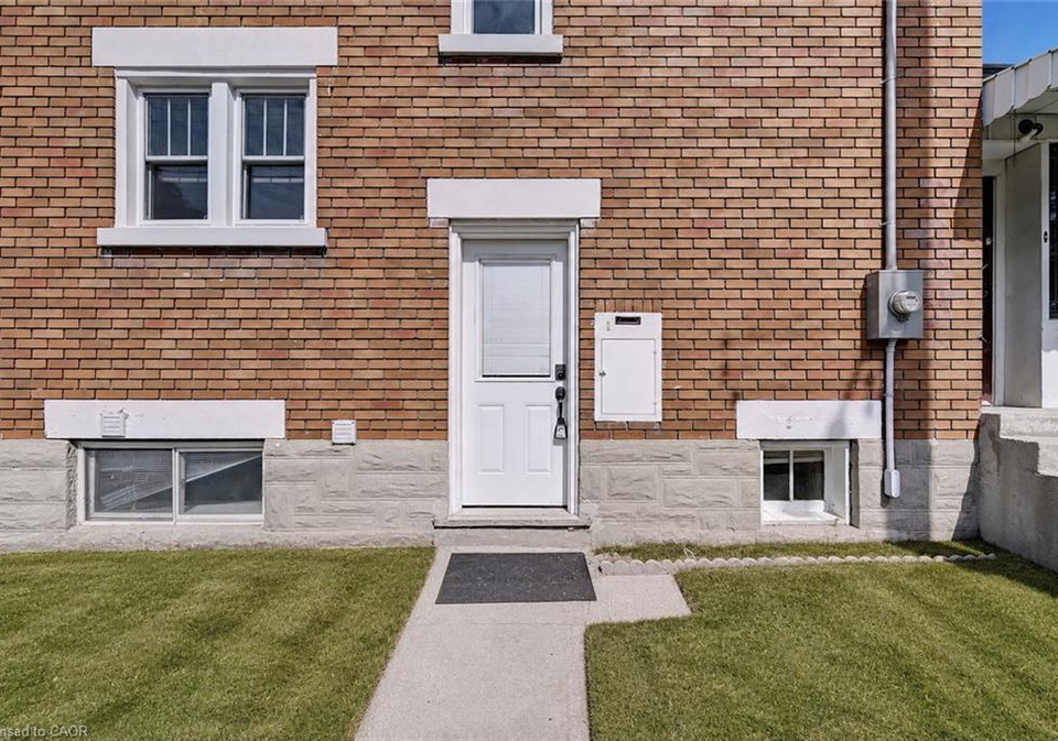 147-courtland-avenue-e-kitchener-ontario-40857747