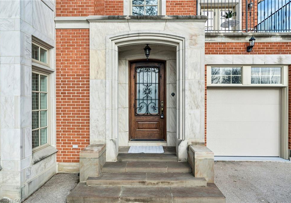 7-rollins-place-etobicoke-ontario-40857749