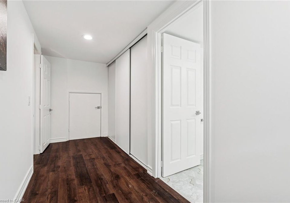 7-rollins-place-etobicoke-ontario-40857749