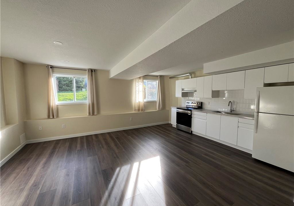 716-karlsfeld-road-waterloo-ontario-40857752