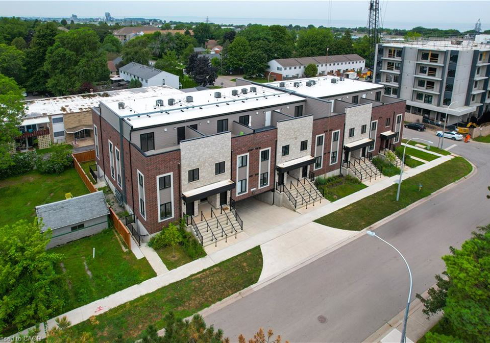 2-slessor-boulevard-grimsby-ontario-40857807