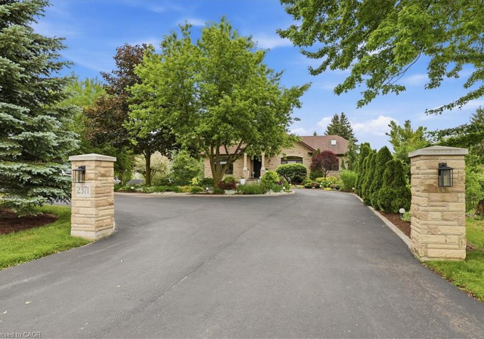 2371-snyders-road-e-petersburg-ontario-40857861
