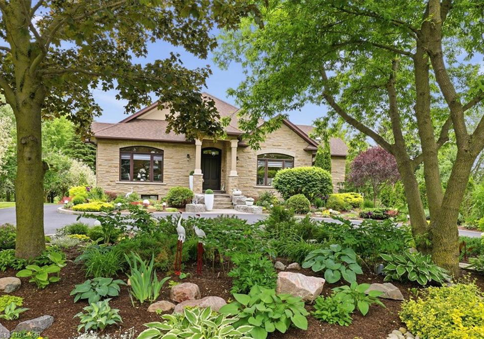 2371-snyders-road-e-petersburg-ontario-40857861