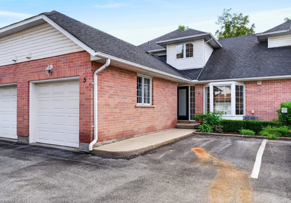 2435-woodward-avenue-burlington-ontario-40857867