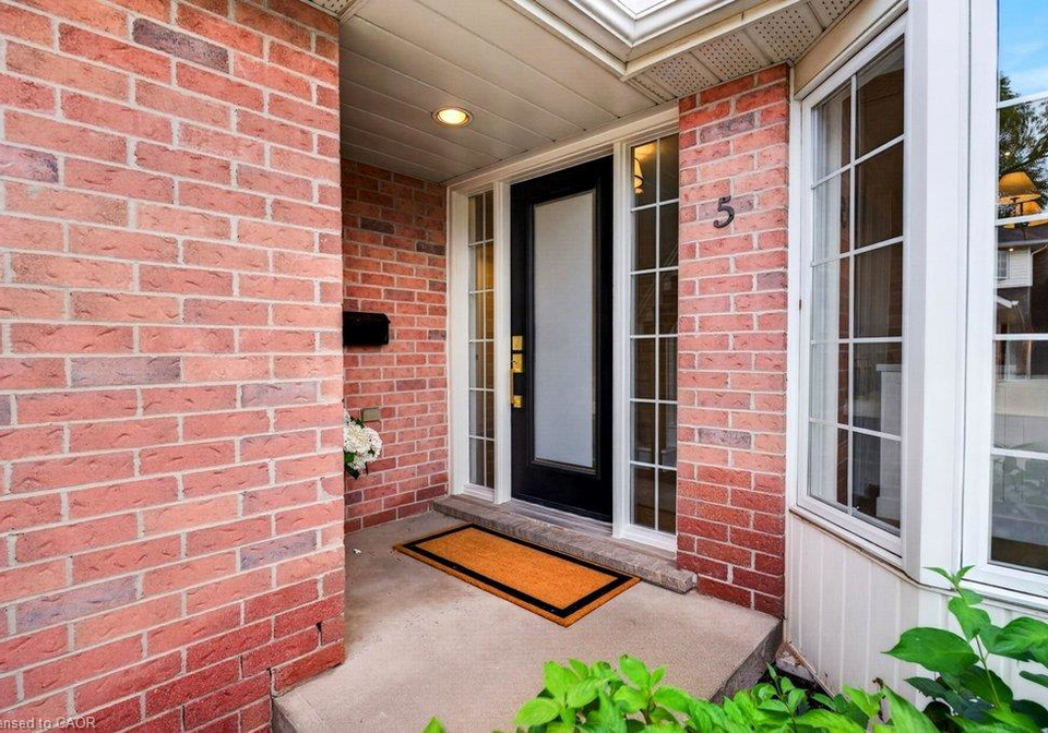 2435-woodward-avenue-burlington-ontario-40857867