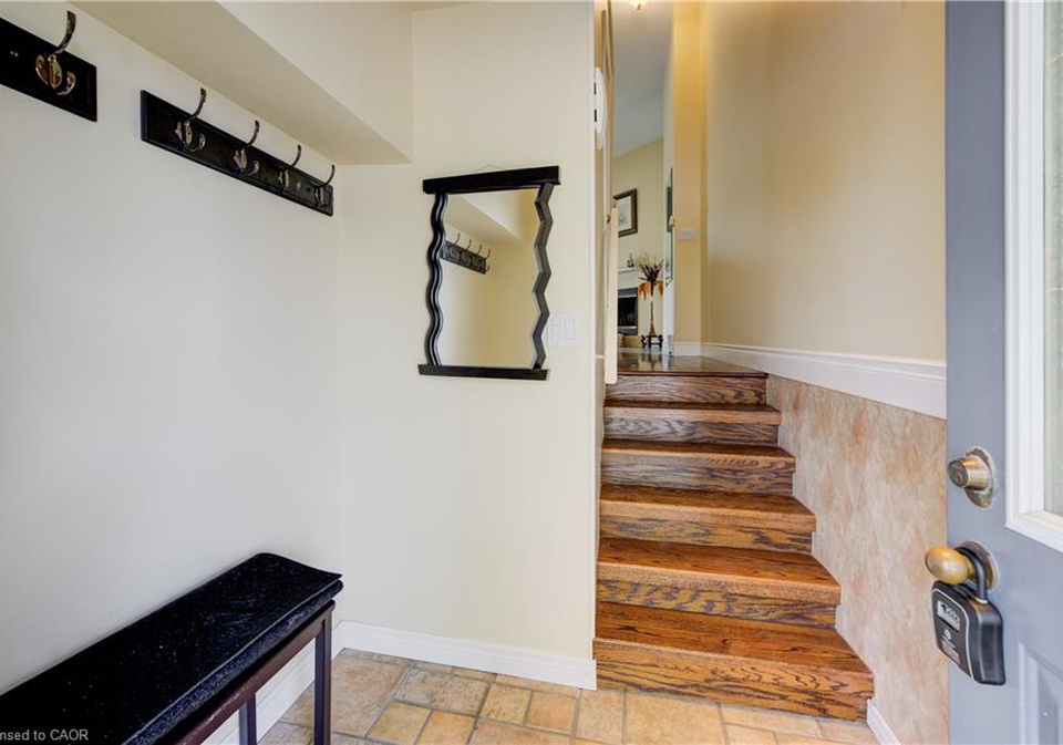 589-beechwood-drive-waterloo-ontario-40857894