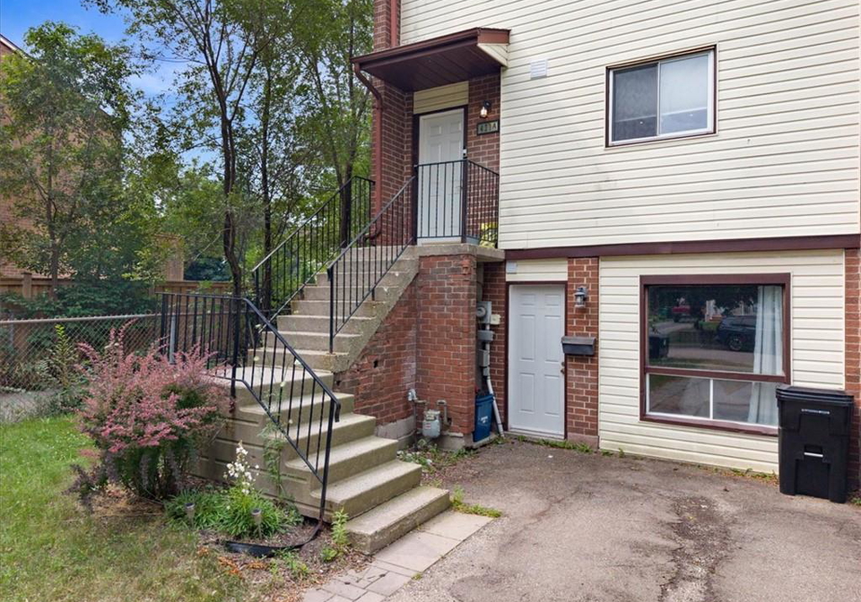 421-bairstow-crescent-waterloo-ontario-40857926