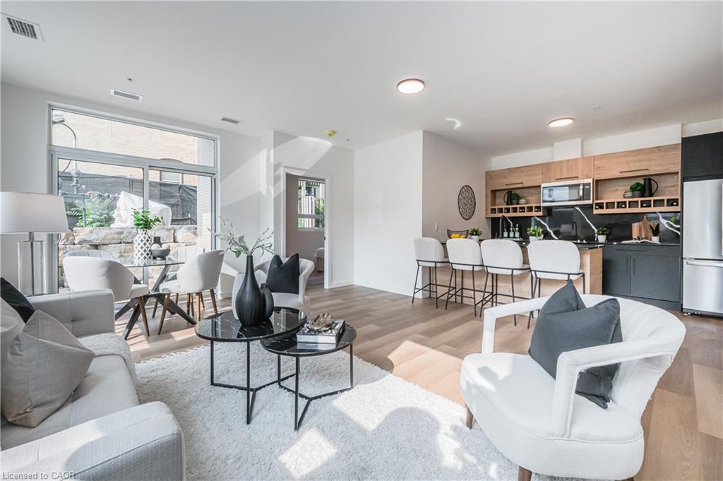 24-union-street-e-waterloo-ontario-40857940
