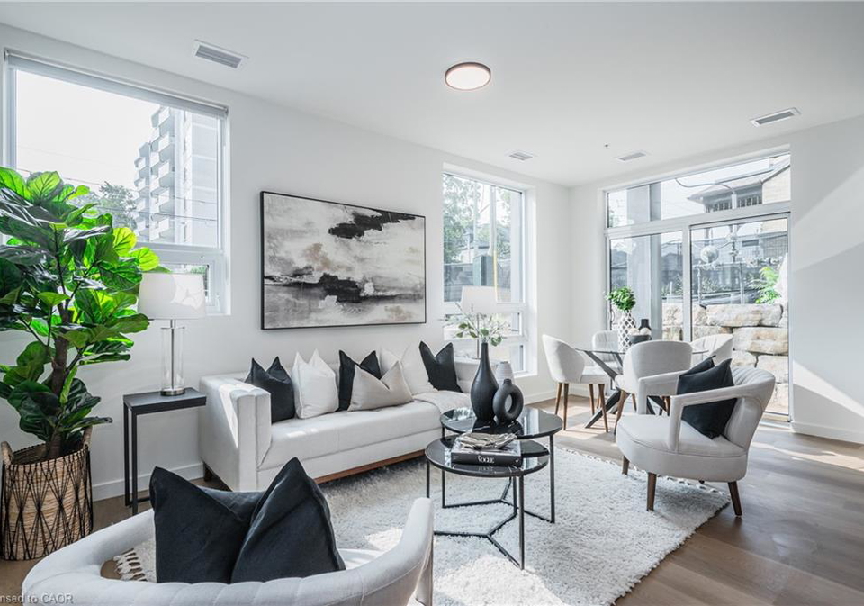 24-union-street-e-waterloo-ontario-40857940
