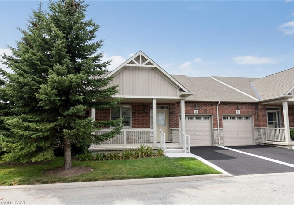 19-stickland-lane-binbrook-ontario-40857947