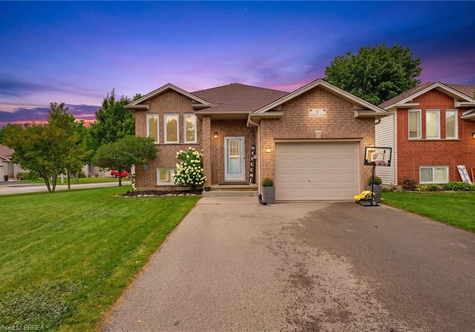 1-limerick-lane-brantford-ontario-40857951