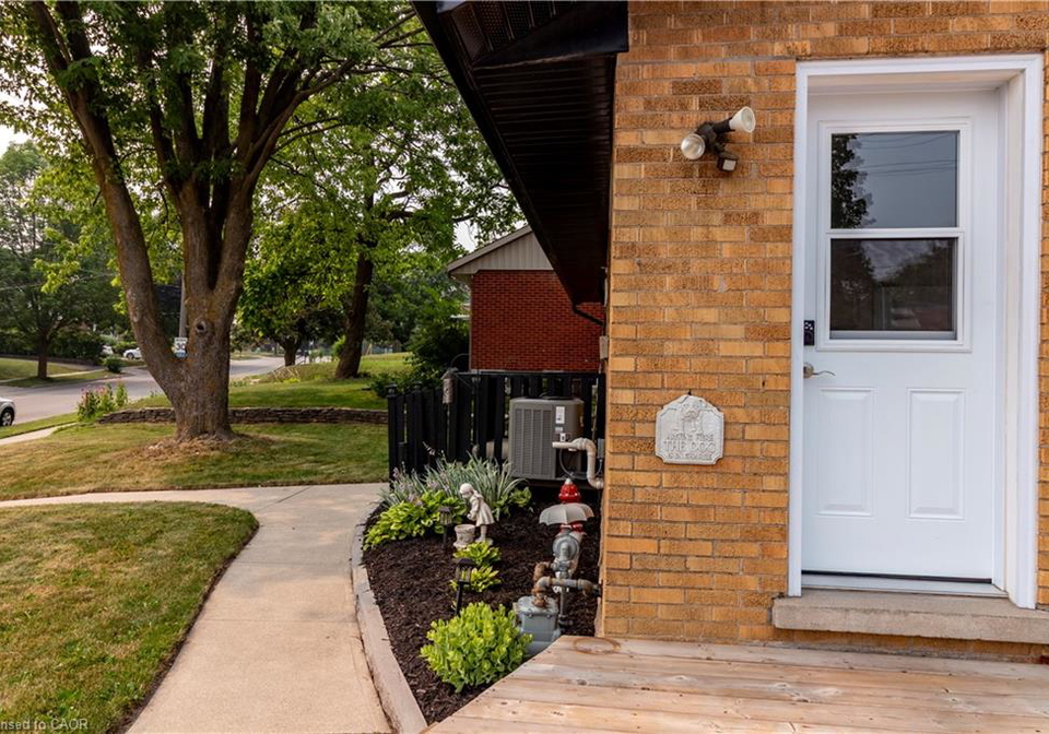 124-dover-street-waterloo-ontario-40857980